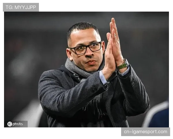 官方:斯特拉斯堡与38岁门将塞尔斯续约一年 官方:斯特拉斯堡与38岁门将塞尔斯续约一年